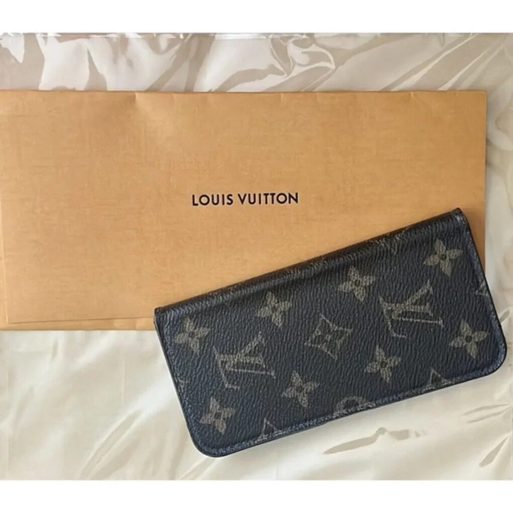 Authentic Louis Vuitton Monogram Folio iPhone 7 Case Brown Ships from USA EUC‎